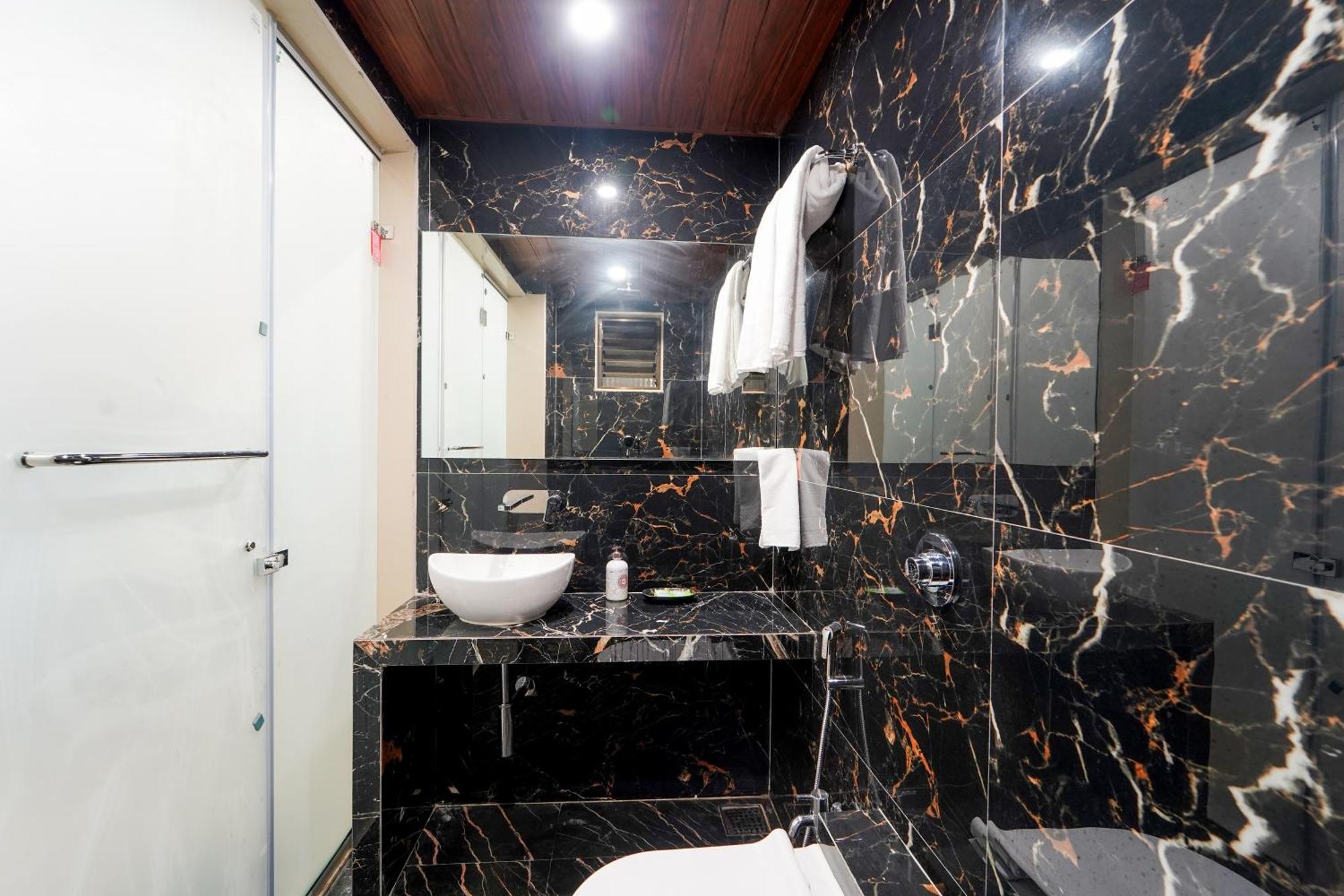 Hotel Bright Star Mahābaleshwar Kültér fotó