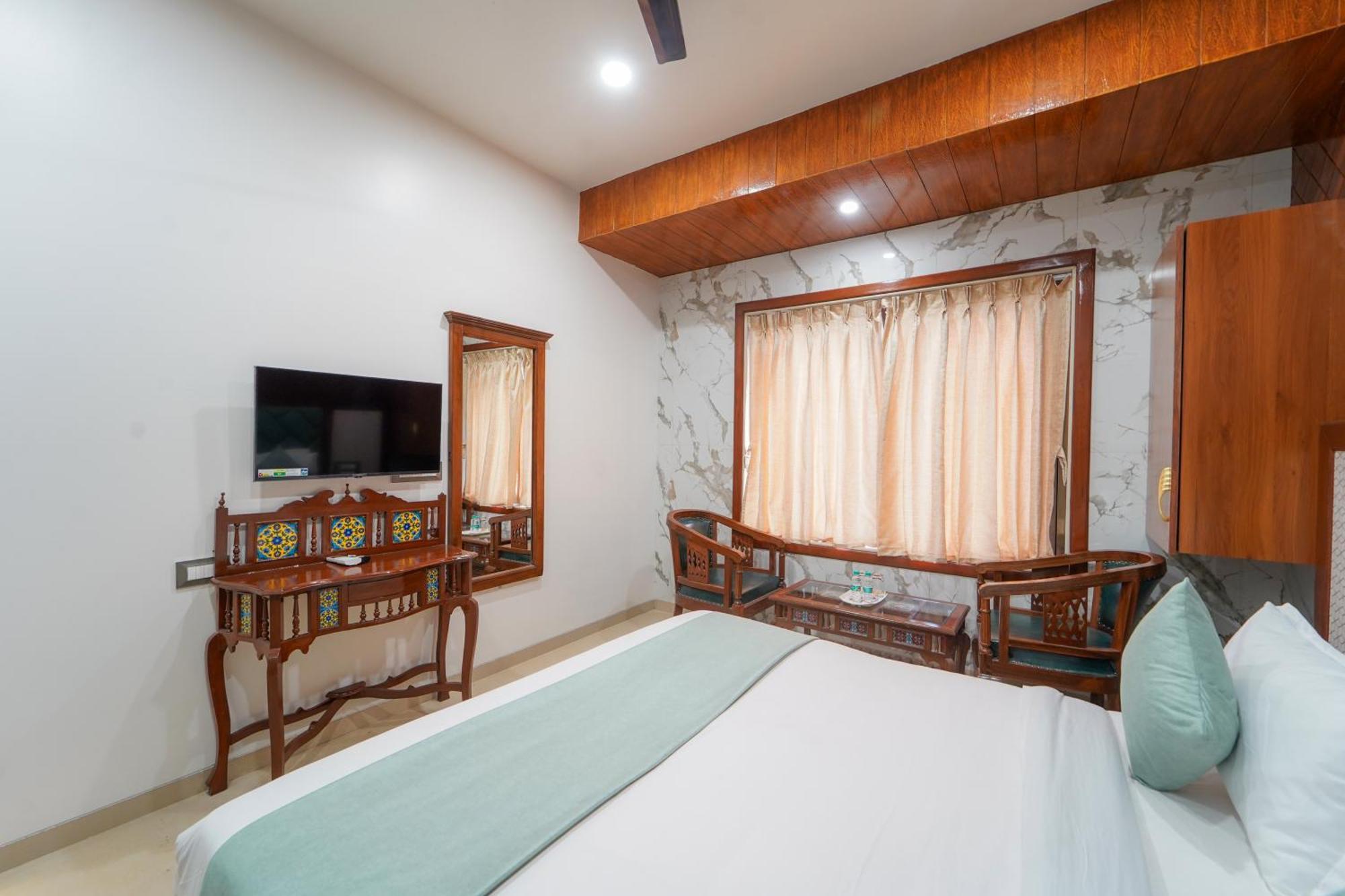 Hotel Bright Star Mahābaleshwar Kültér fotó