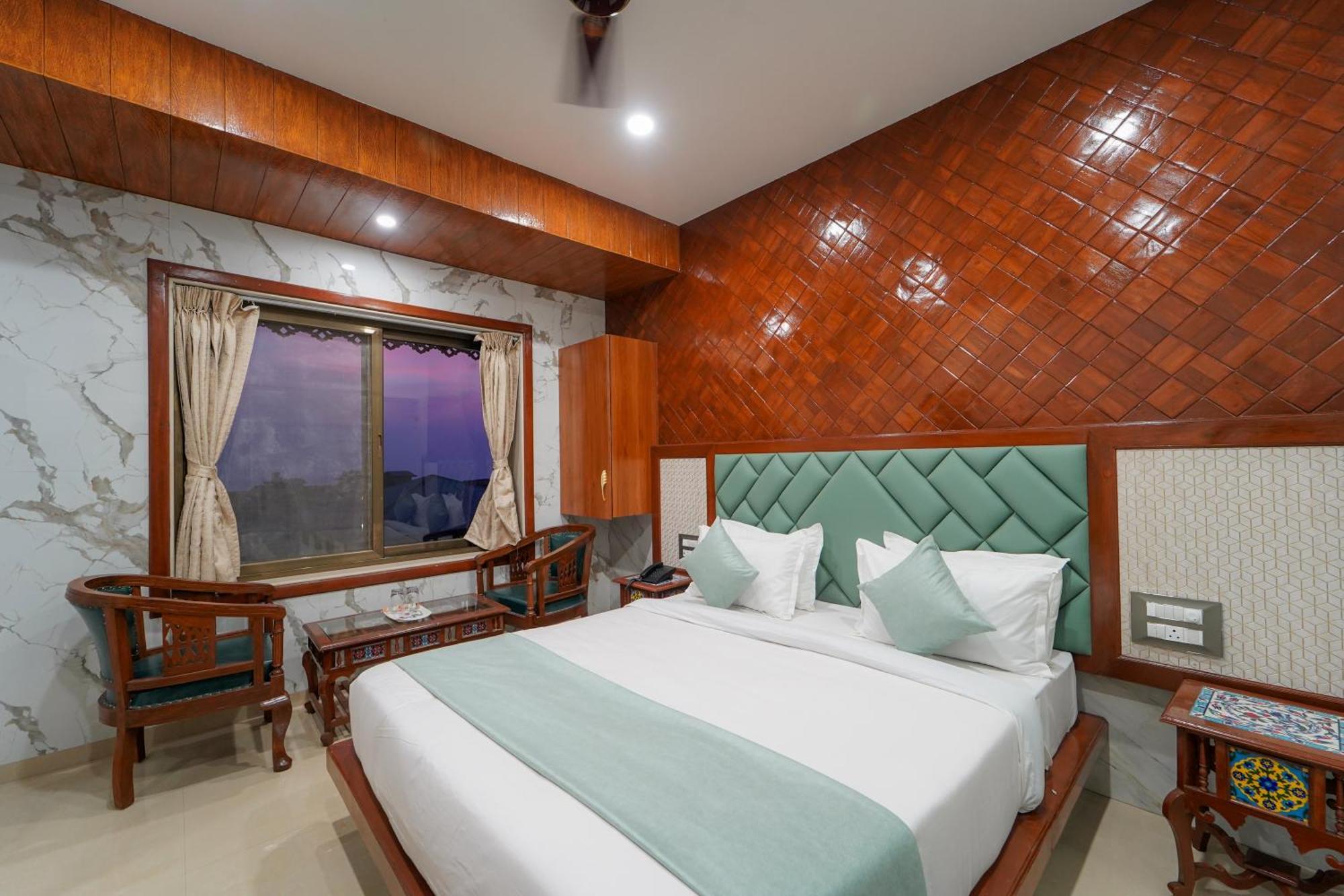 Hotel Bright Star Mahābaleshwar Kültér fotó