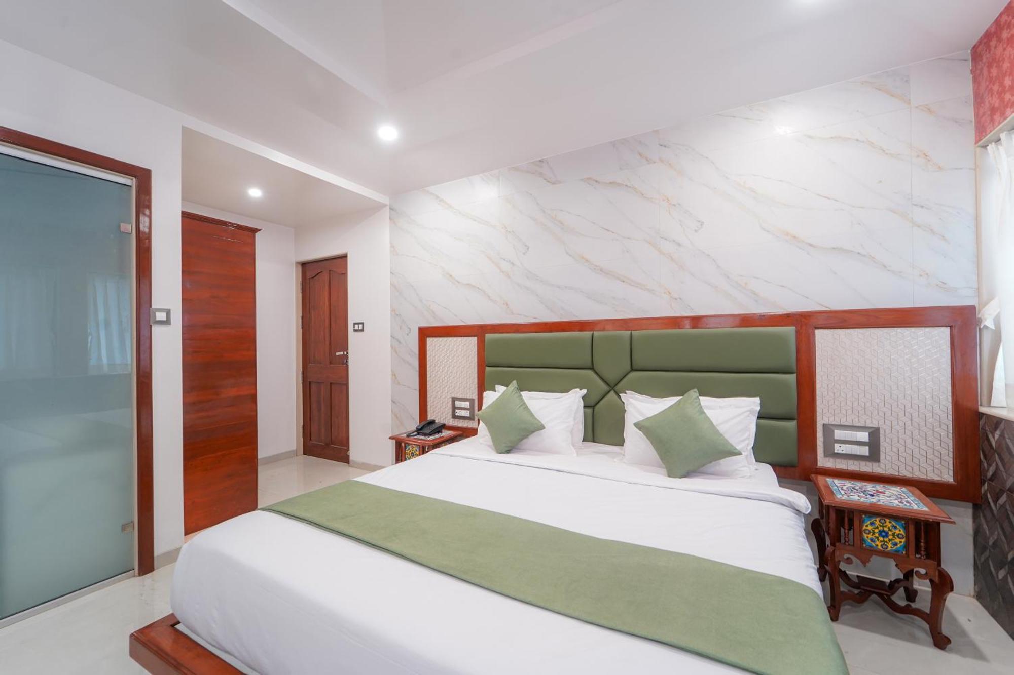 Hotel Bright Star Mahābaleshwar Kültér fotó