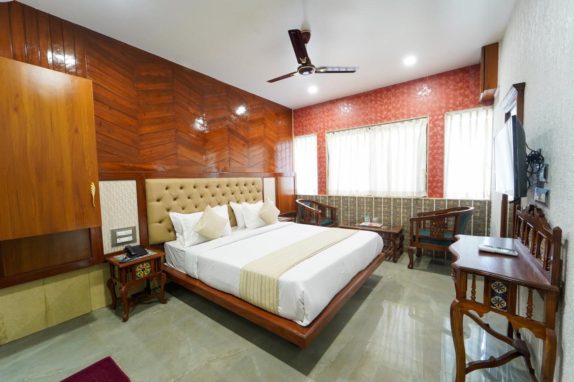 Hotel Bright Star Mahābaleshwar Kültér fotó