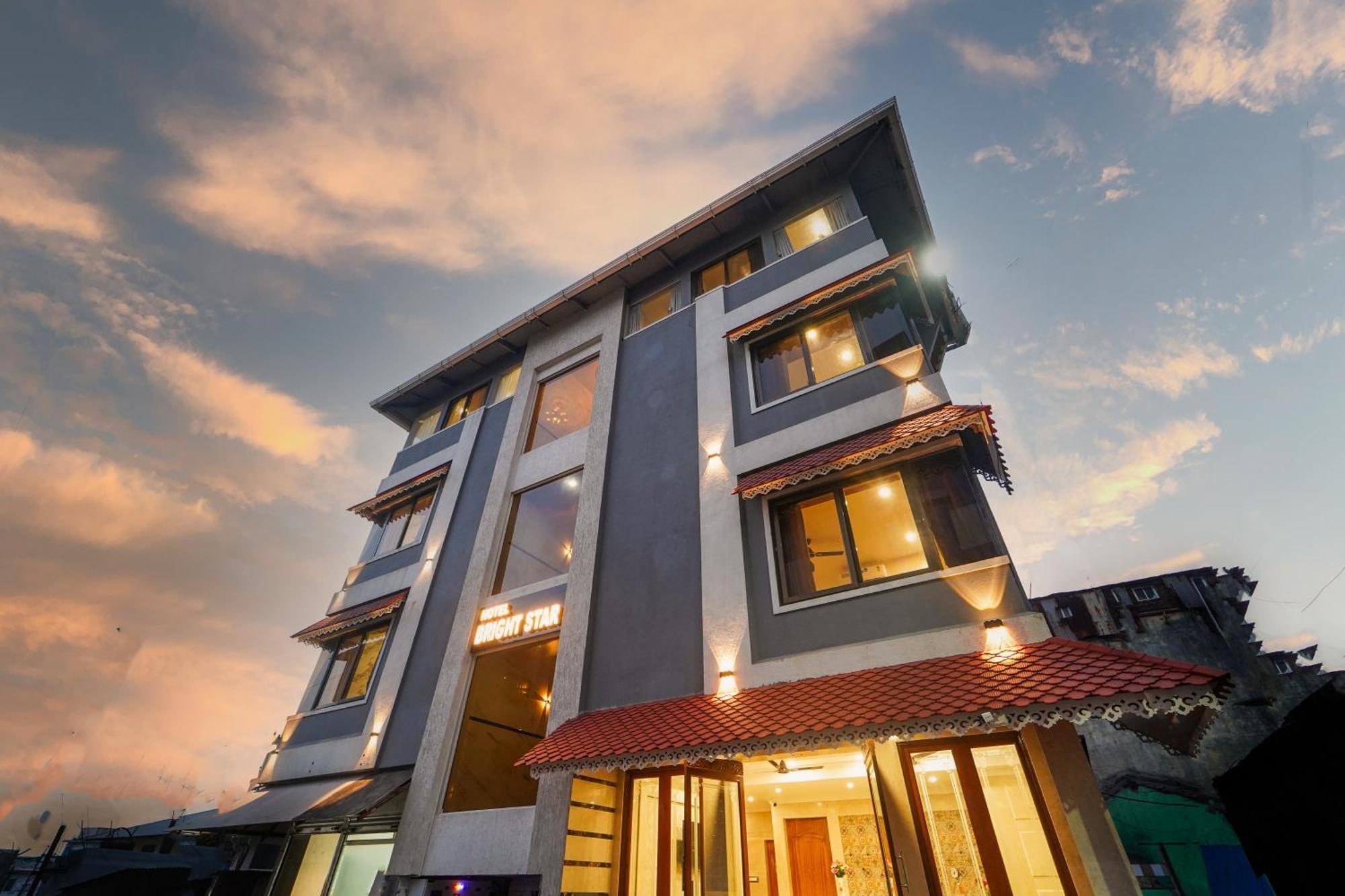 Hotel Bright Star Mahābaleshwar Kültér fotó